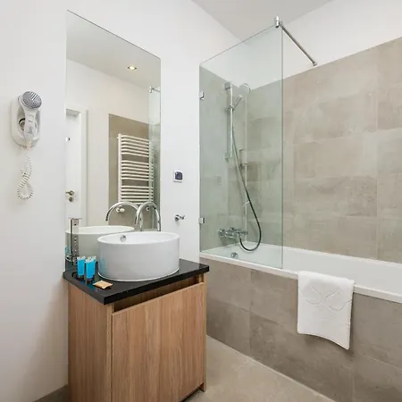 Wola Slawinska Deluxe By Bookinghost Apartmán